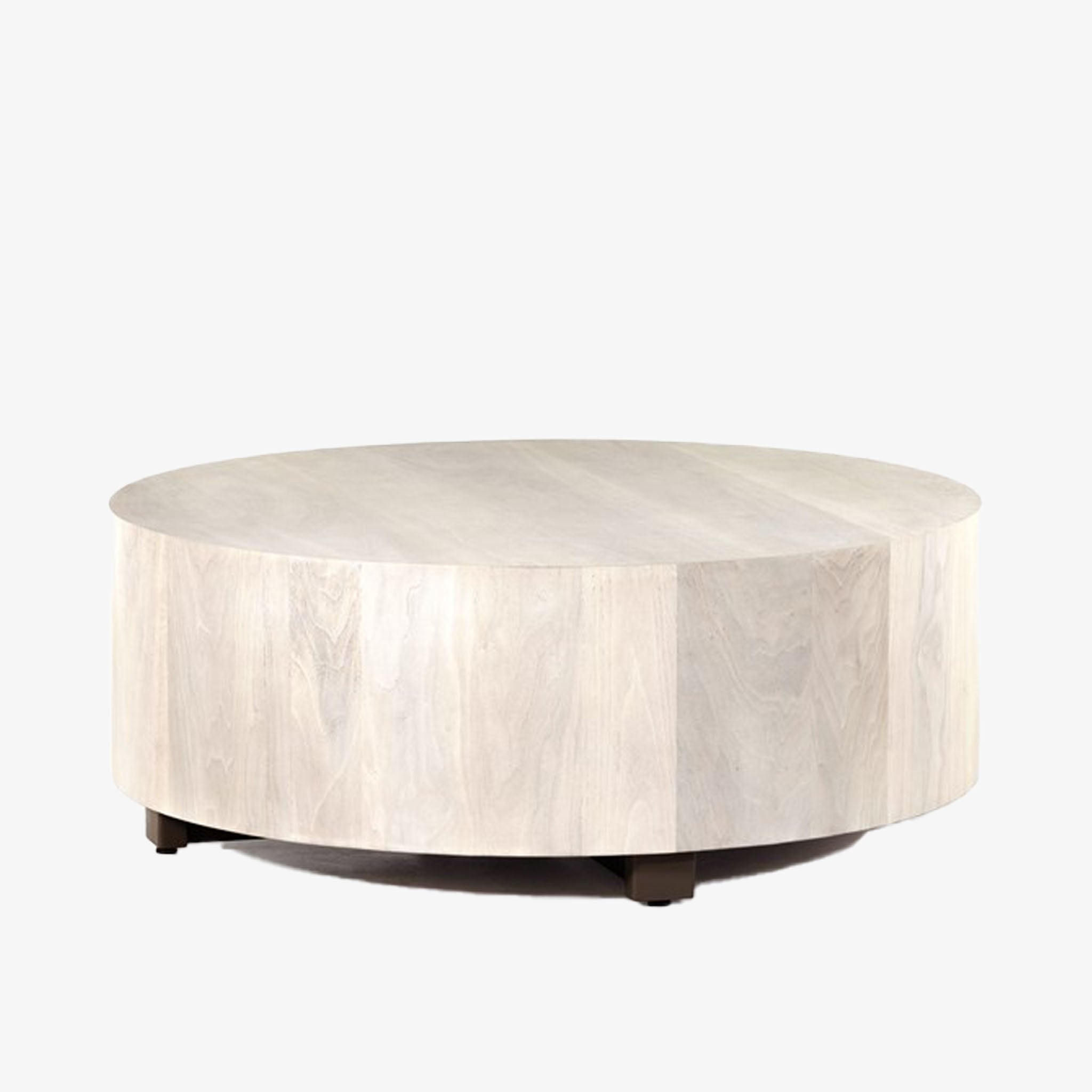 Table basse ronde Four Hands Hudson en noyer cendré