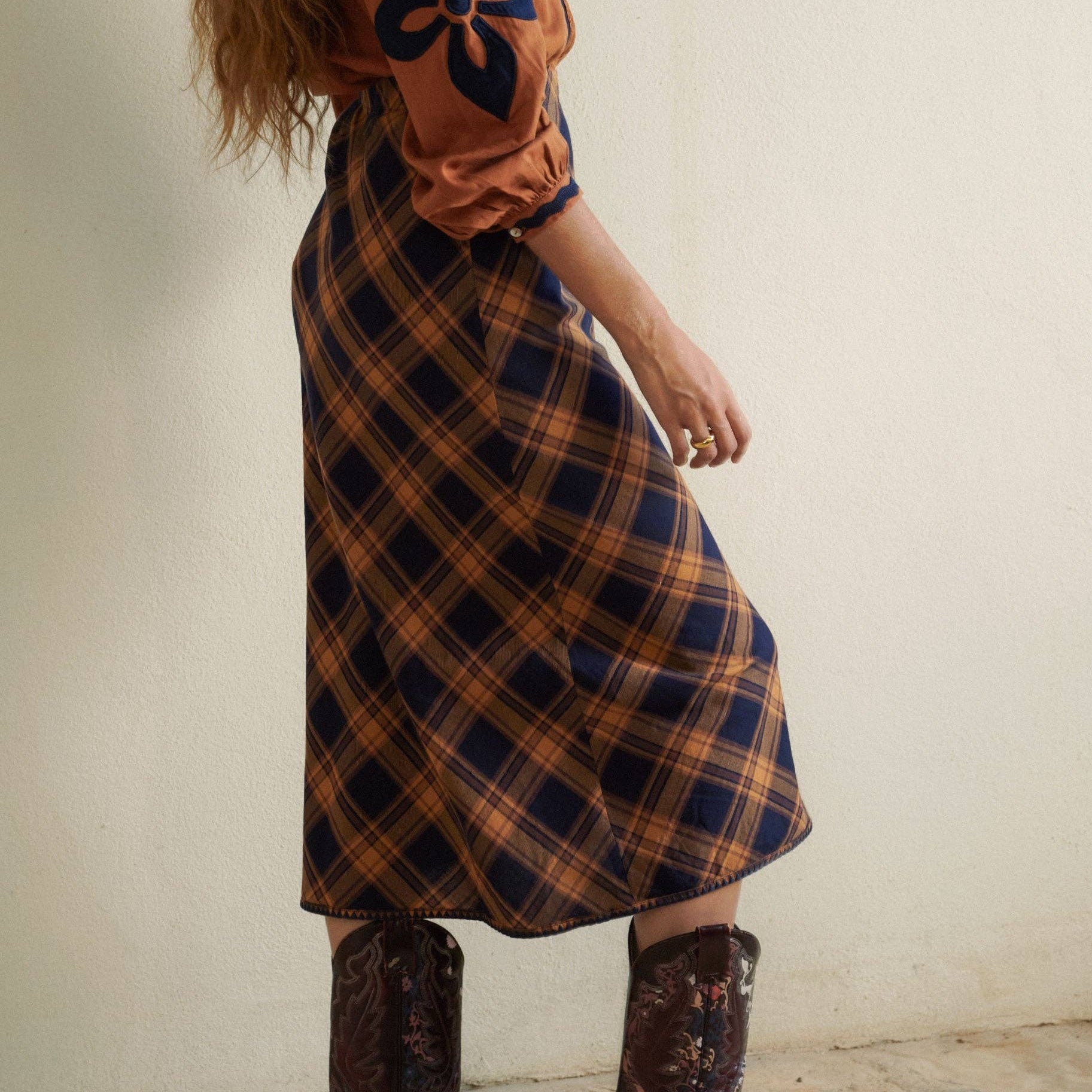 Jupe midi à carreaux
