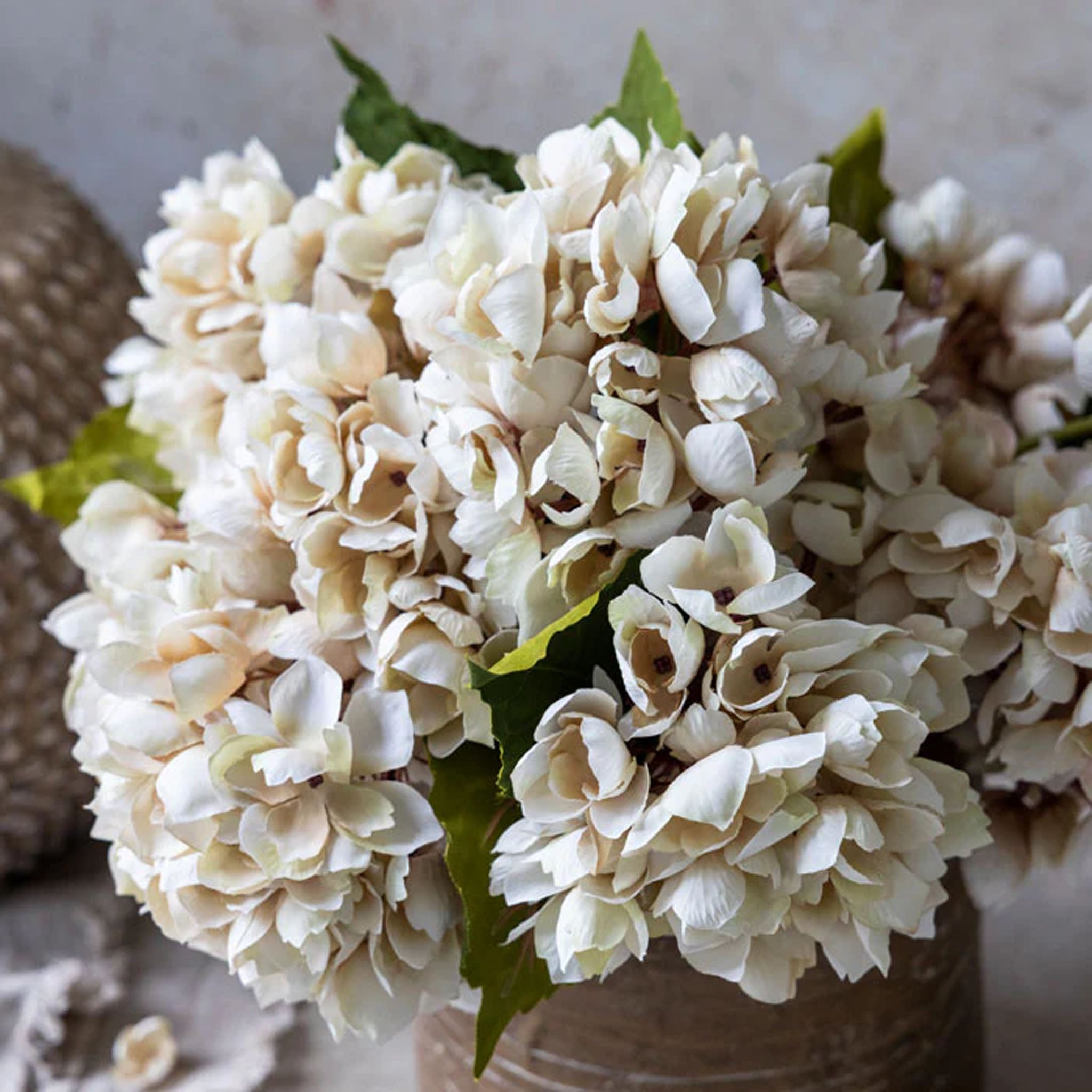 Hortensia artificiel Abigail Ahern couleur Brume du matin
