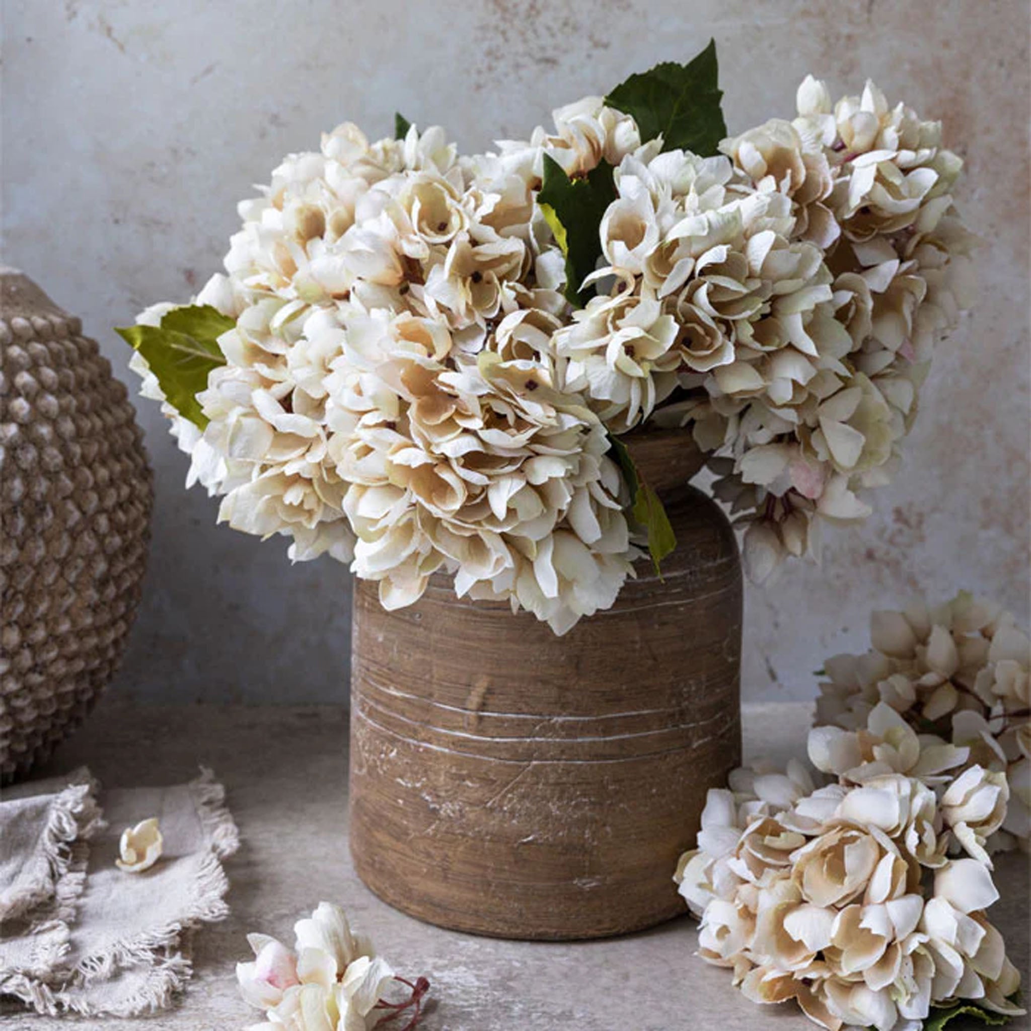 Hortensia artificiel Abigail Ahern couleur Brume du matin