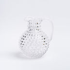 Pichet en verre transparent à motif de clous