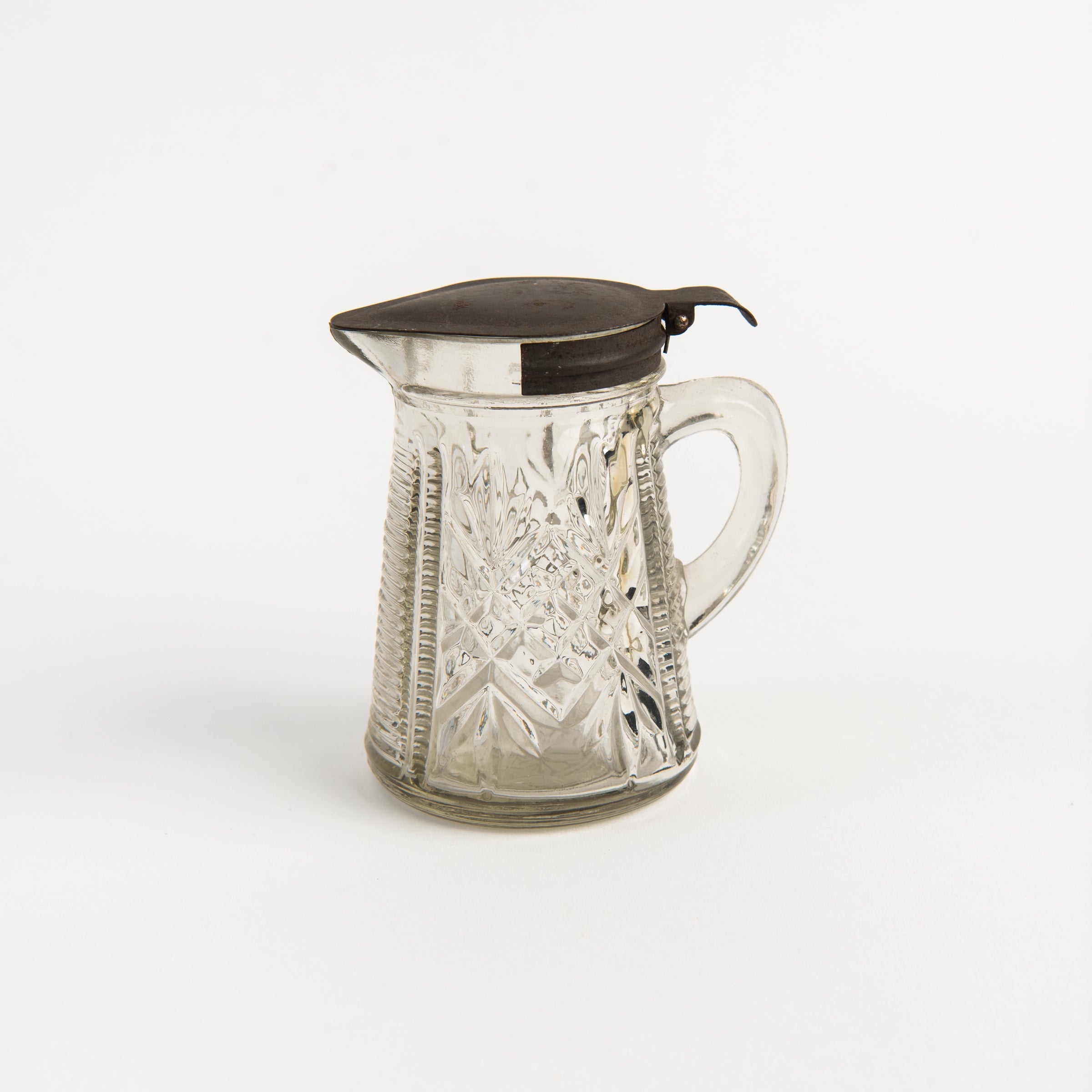 Pichet à sirop vintage en verre pressé