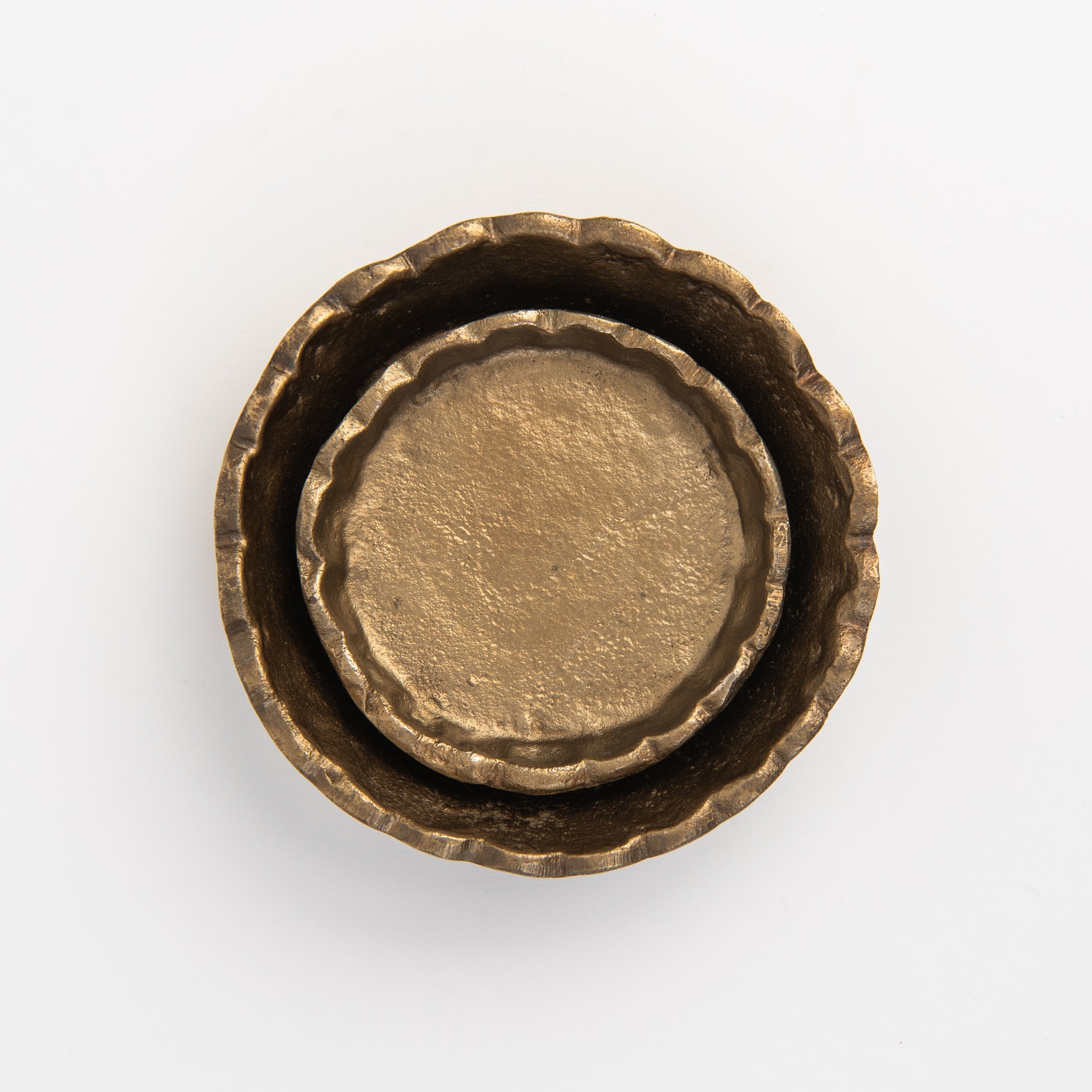 Lot de 2 vidoirs en fer festonné