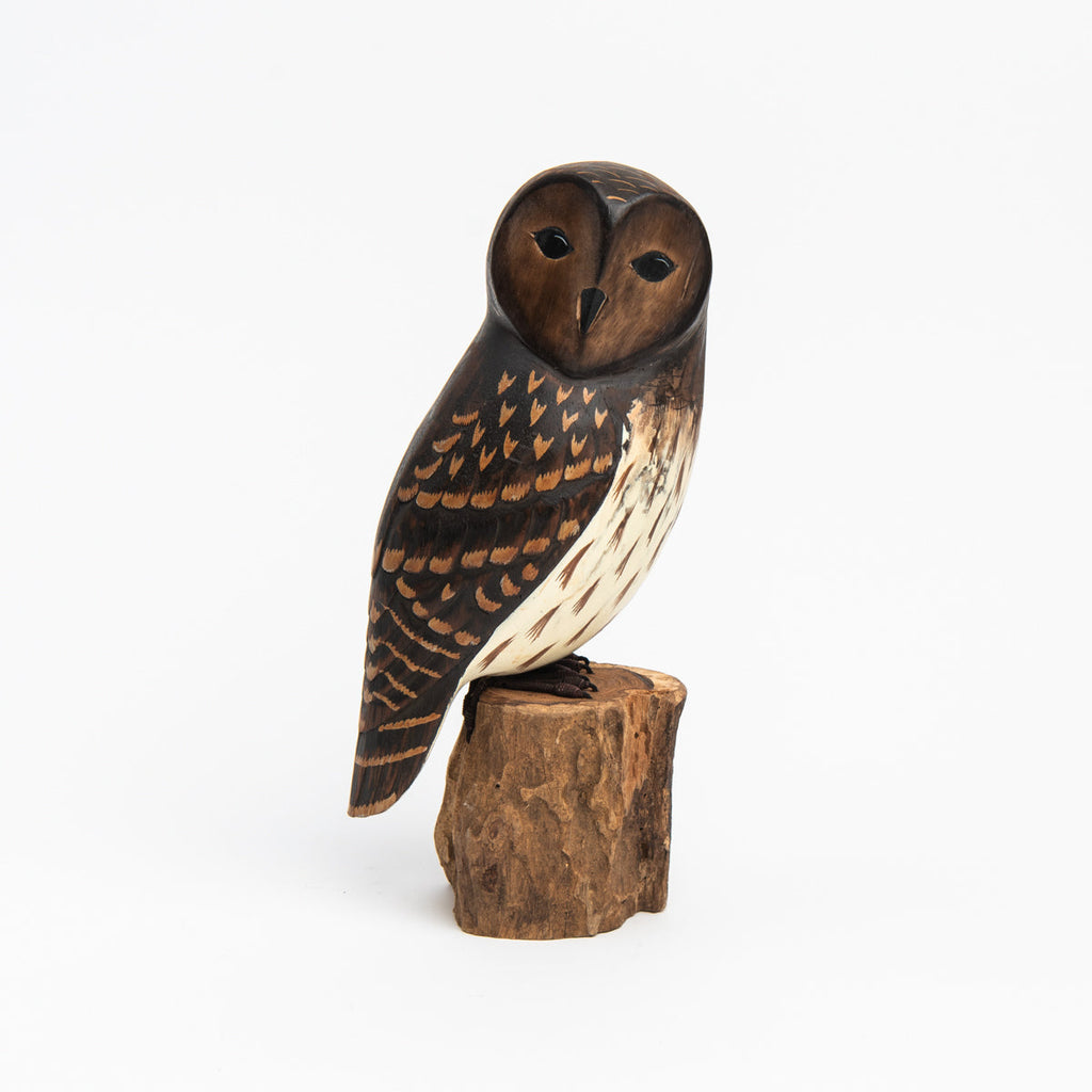 Chouette rayée en bois sculpté à la main