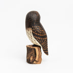 Chouette rayée en bois sculpté à la main