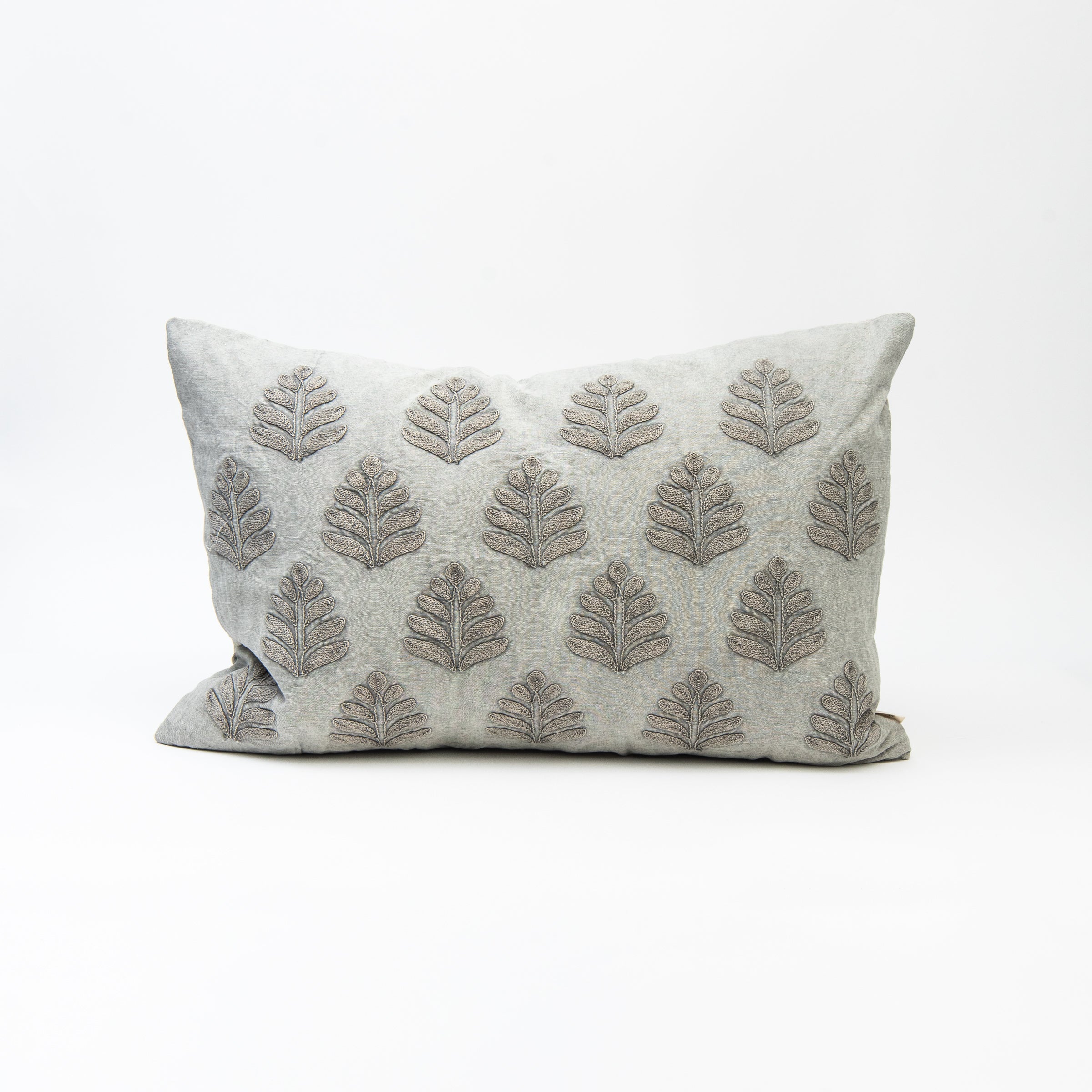 Coussin Orchard couleur brouillard, 16 x 24