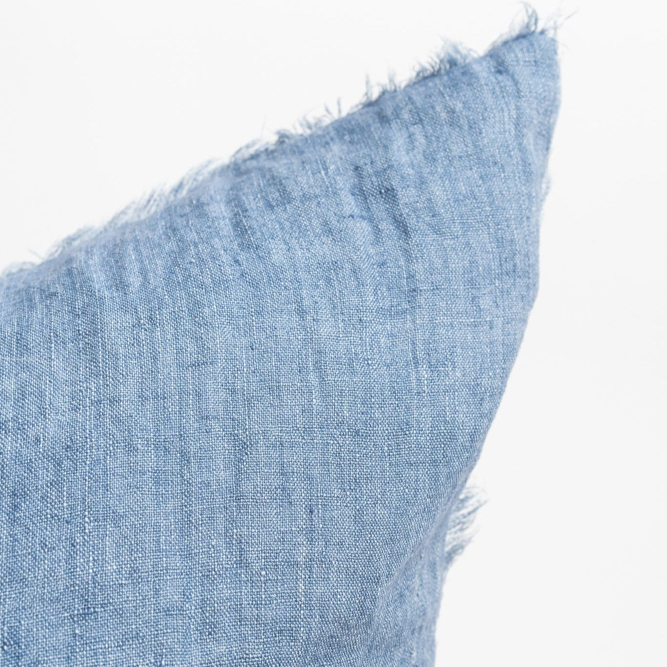 Coussin carré Lina Linen 24 en bleu arctique