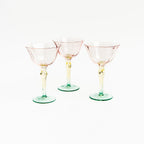 Verre de printemps à tige de tulipe