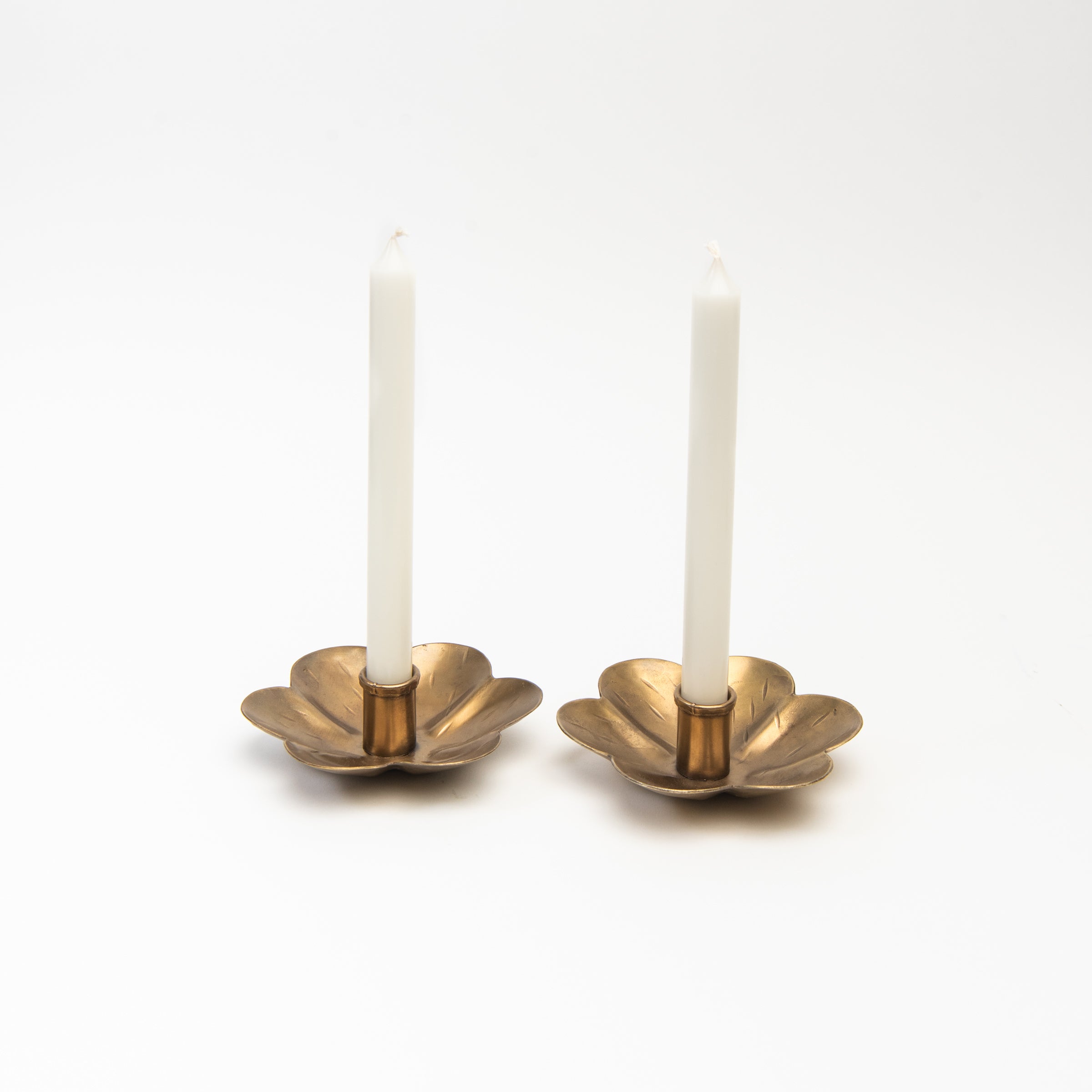 Porte-bougie en forme de fleur forgée