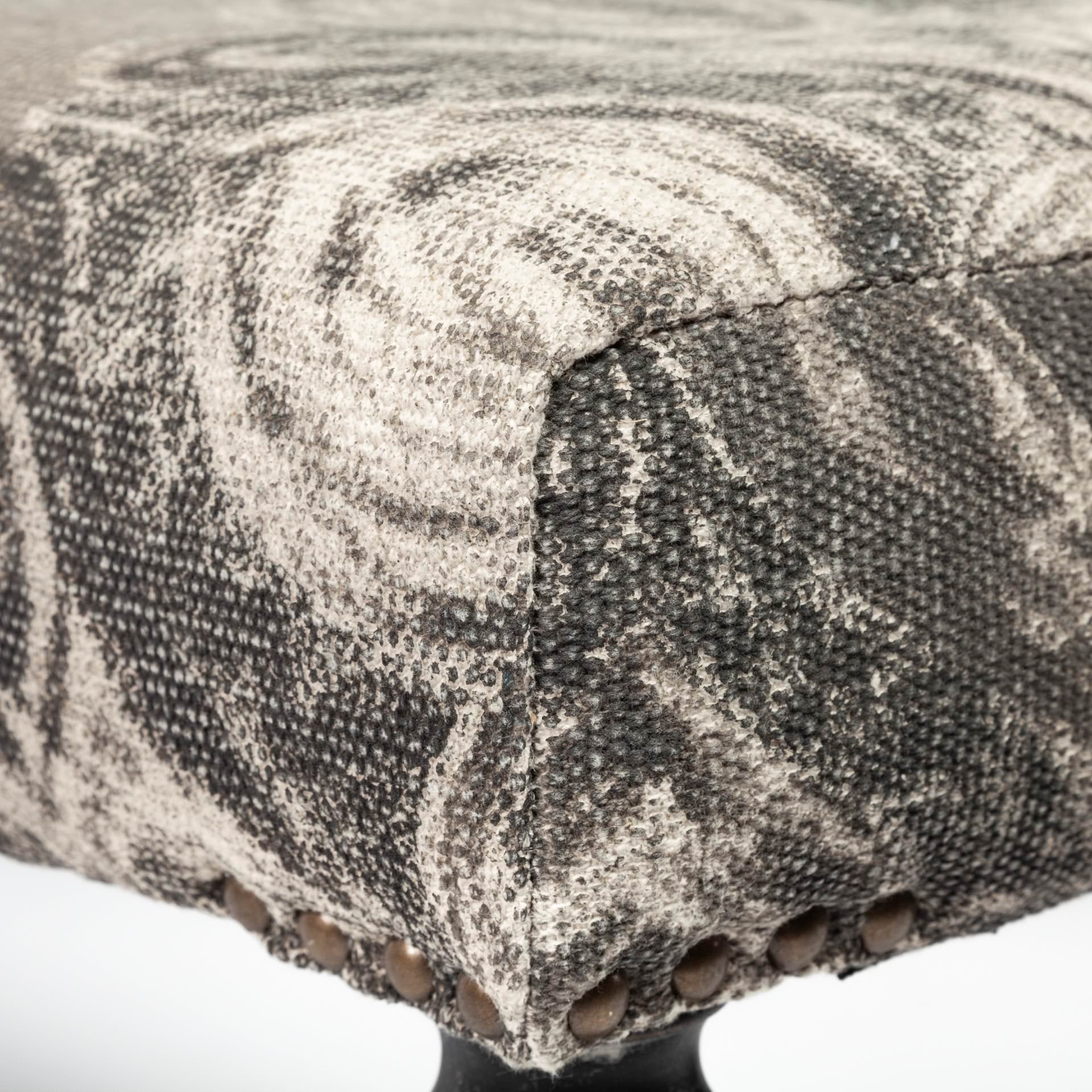 Banc rembourré Medina avec pieds tournés