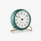 Horloge de table Arne Jacobsen Station verte
