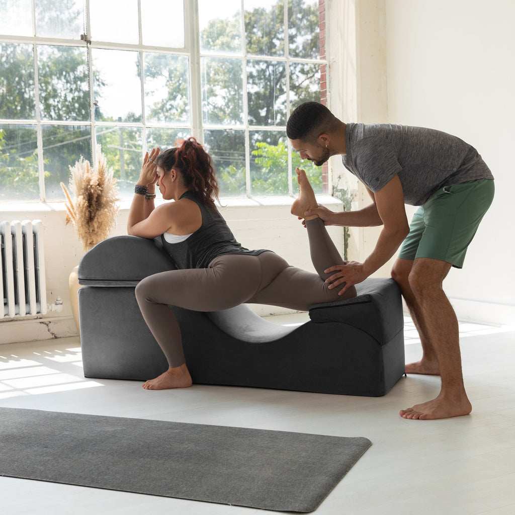 Chaise longue convertible Avana Kami / Yoga et massage - Pouf 2 en 1 avec fauteuil de yoga dépliable dissimulé, Microvelours - Non disponible