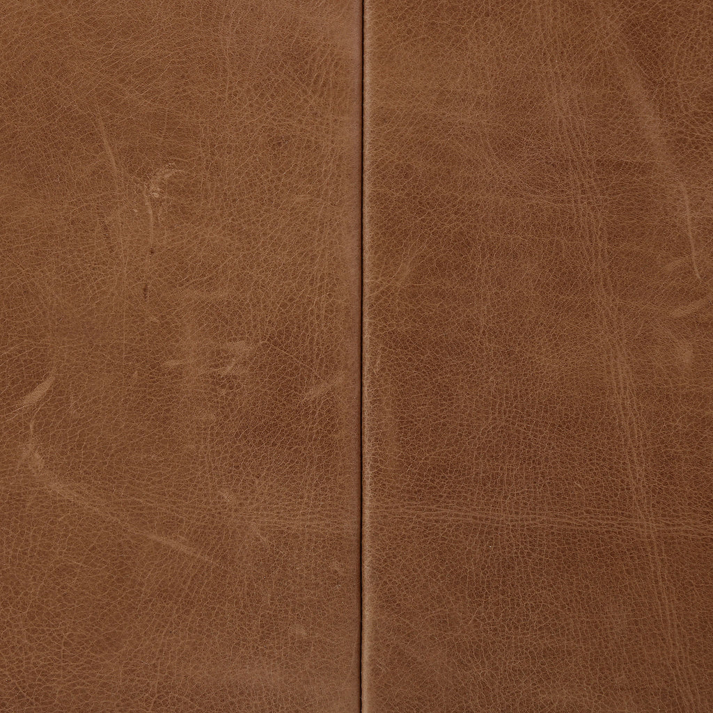 Fauteuil Bauer Four Hands couleur taupe chaud Dakota