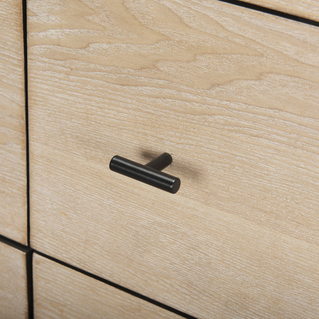 Buffet Carina blanchi à la chaux et à structure métallique