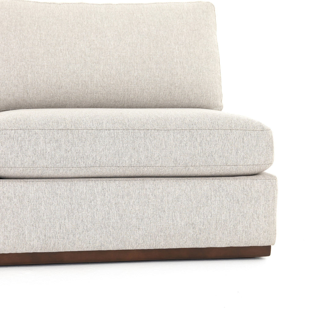 Canapé d'angle Four Hands Colt 2 pièces en coloris Aldred Silver avec méridienne à droite