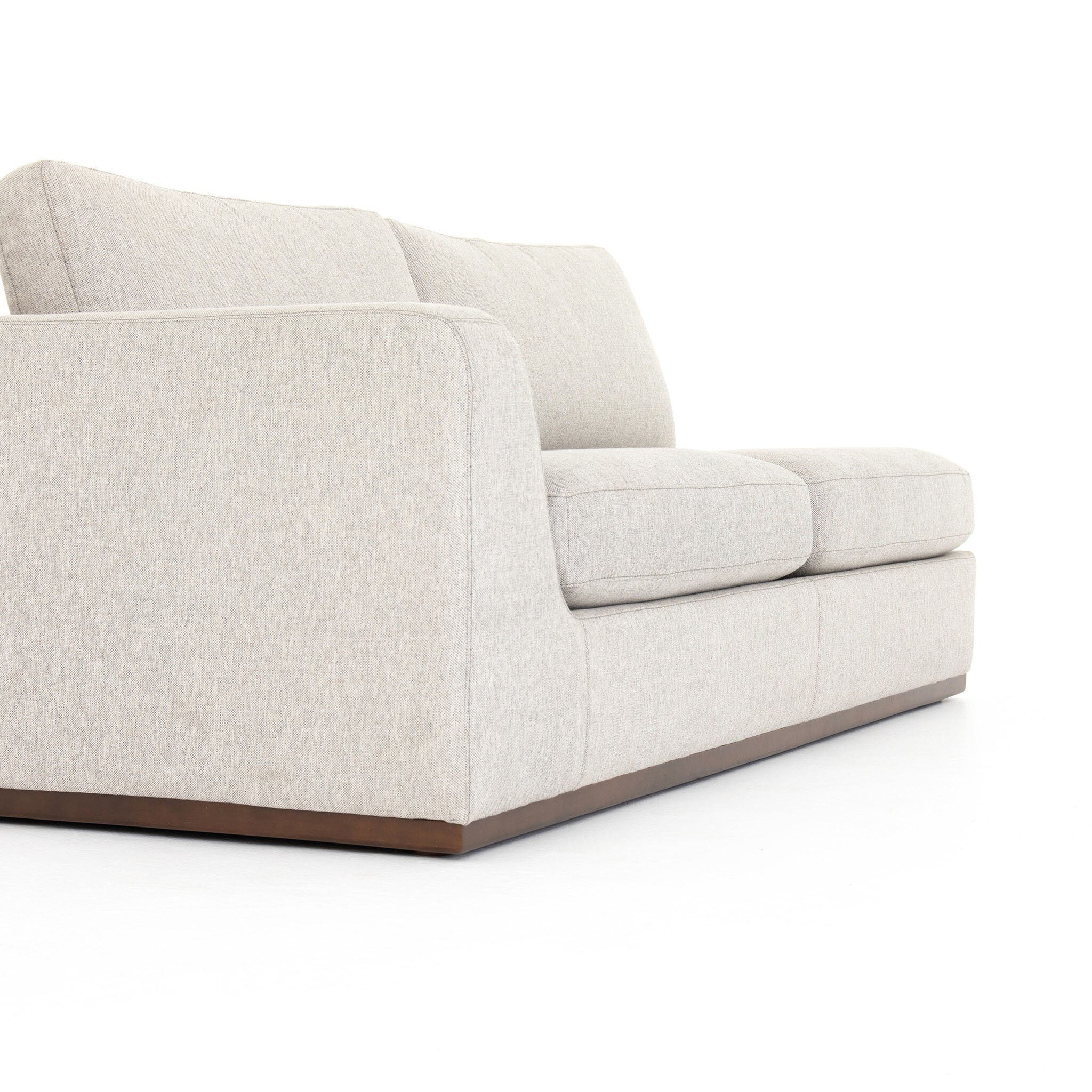 Canapé d'angle Four Hands Colt 2 pièces en coloris Aldred Silver avec méridienne à droite