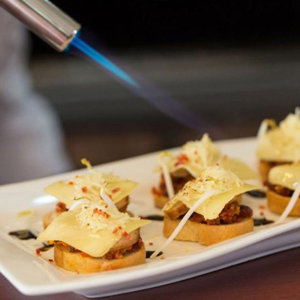 Crème brûlée et chalumeau de cuisine 