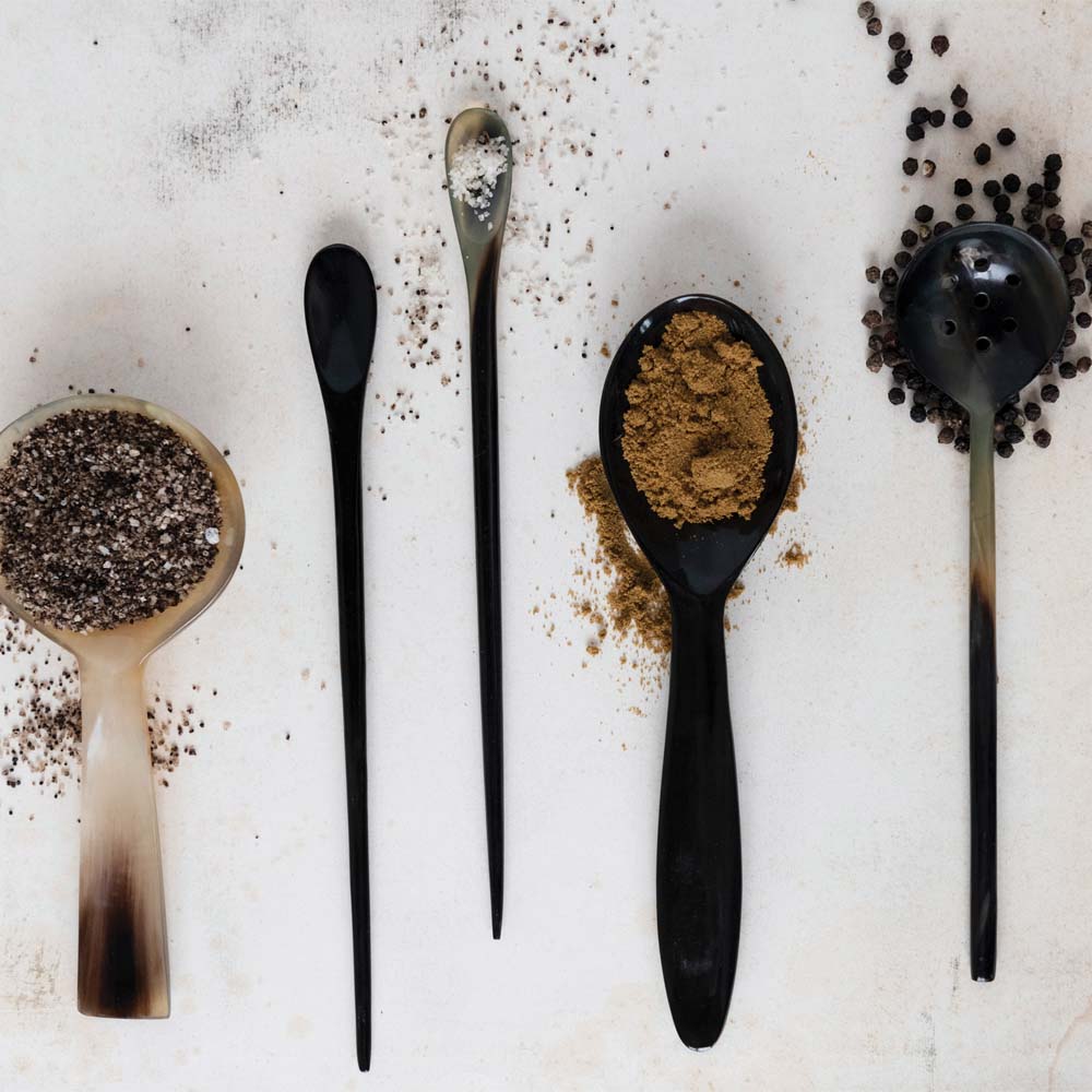 Cuillère à cocktail en corne