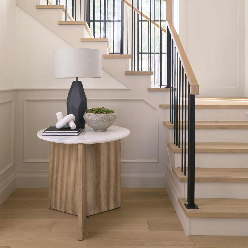 Table d'entrée Empire en marbre avec piètement cannelé