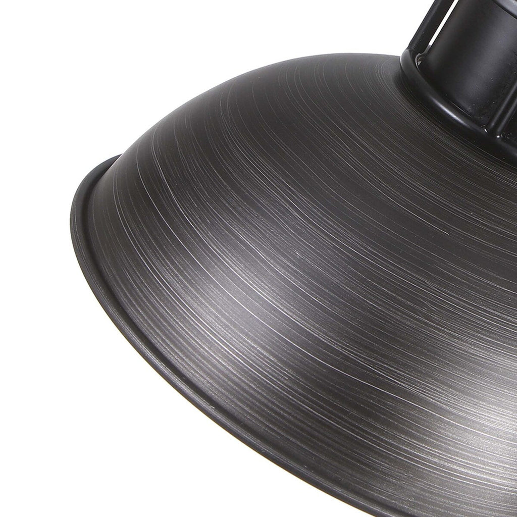 Suspension à trois lumières de style industriel/ferme, en métal, finition bronze huilé, pour îlot de cuisine.