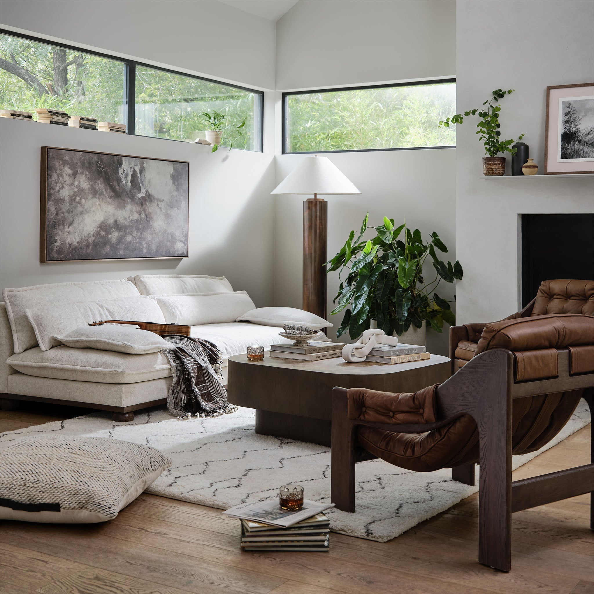 Fauteuil Halston Four Hands couleur Sienne Héritage