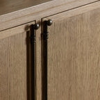 Buffet Four Hands Adley en placage chêne vieilli et blanchi