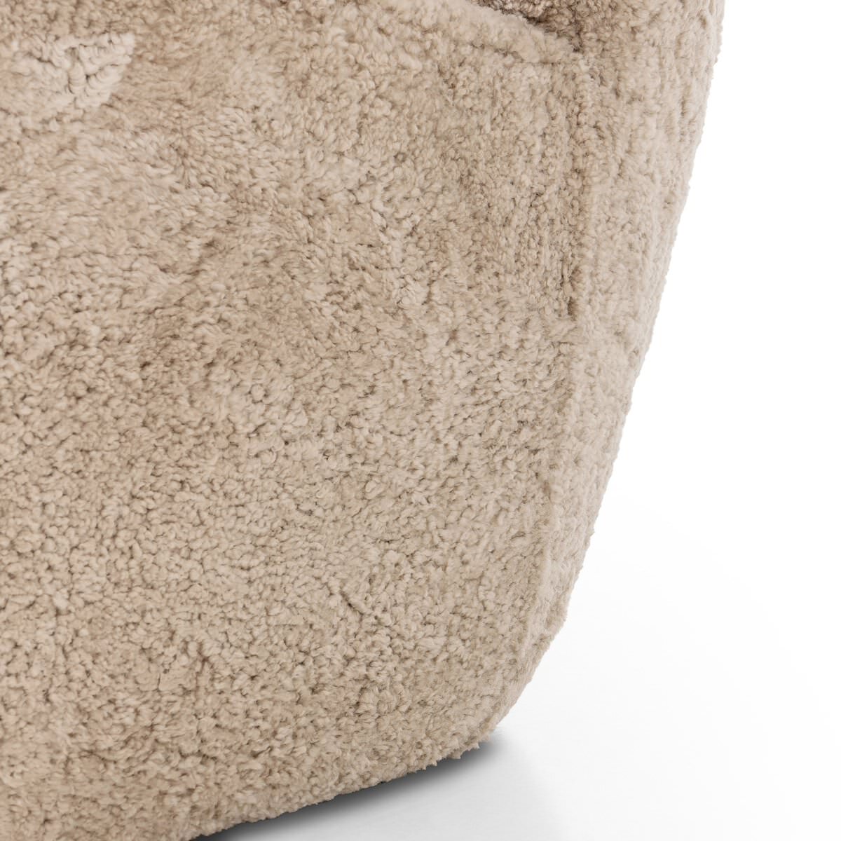 Fauteuil Amélie Four Hands en peau lainée beige