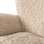 Fauteuil Amélie Four Hands en peau lainée beige