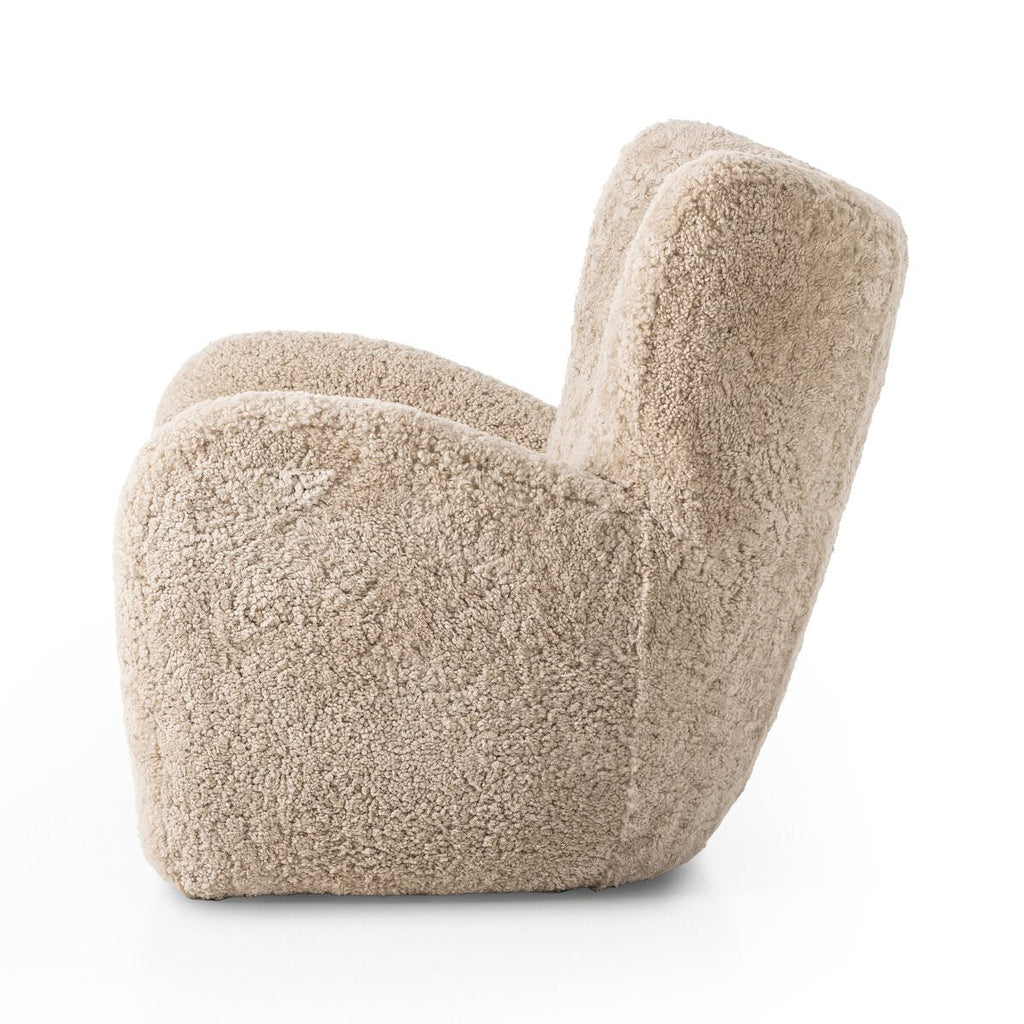 Fauteuil Amélie Four Hands en peau lainée beige