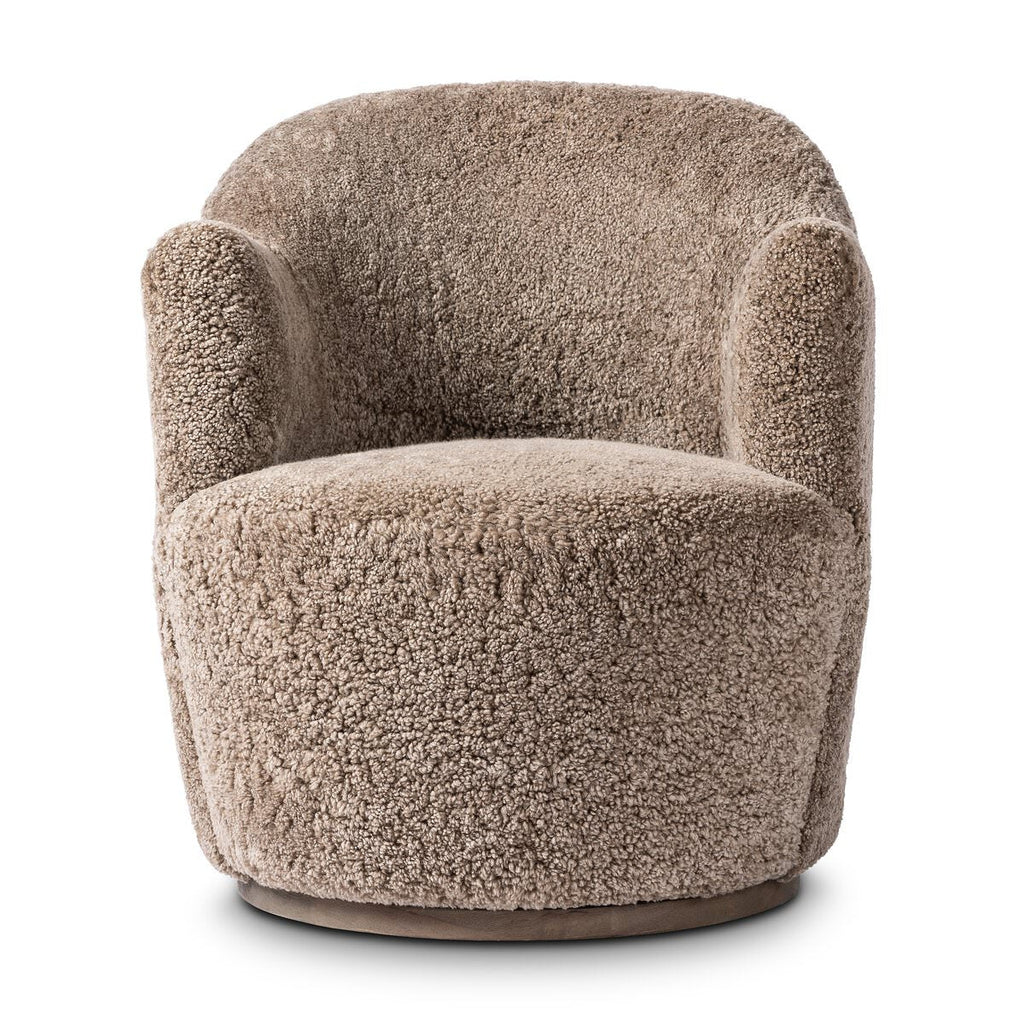 Fauteuil pivotant Four Hands Aurora en peau de mouton retournée taupe