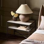 Table de chevet Babylon de Four Hands en métal martelé