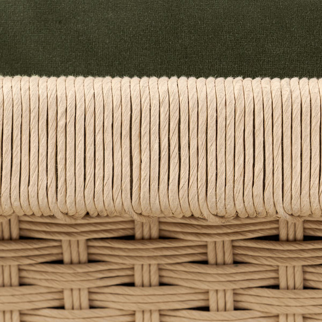 Fauteuil Barwin Four Hands couleur olive du Surrey 