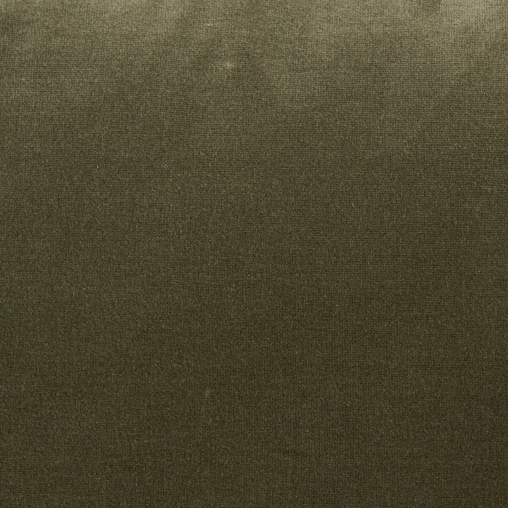 Fauteuil Barwin Four Hands couleur olive du Surrey 