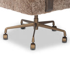 Chaise de bureau Four Hands Bergen en peau de mouton retournée taupe