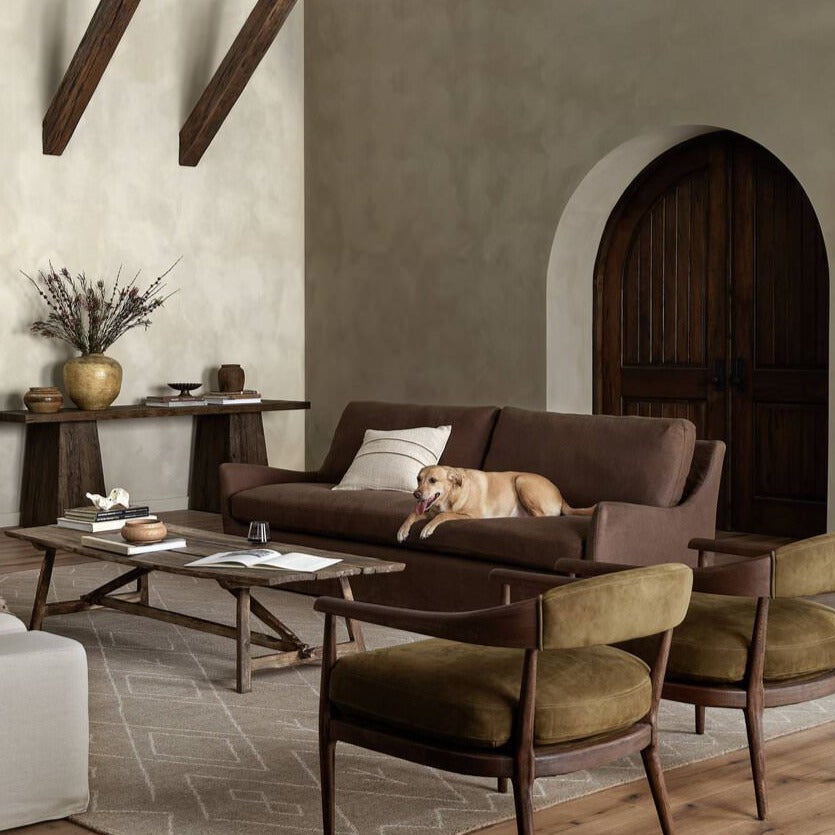 Fauteuil Dane Four Hands en nubuck mousse Cottswald