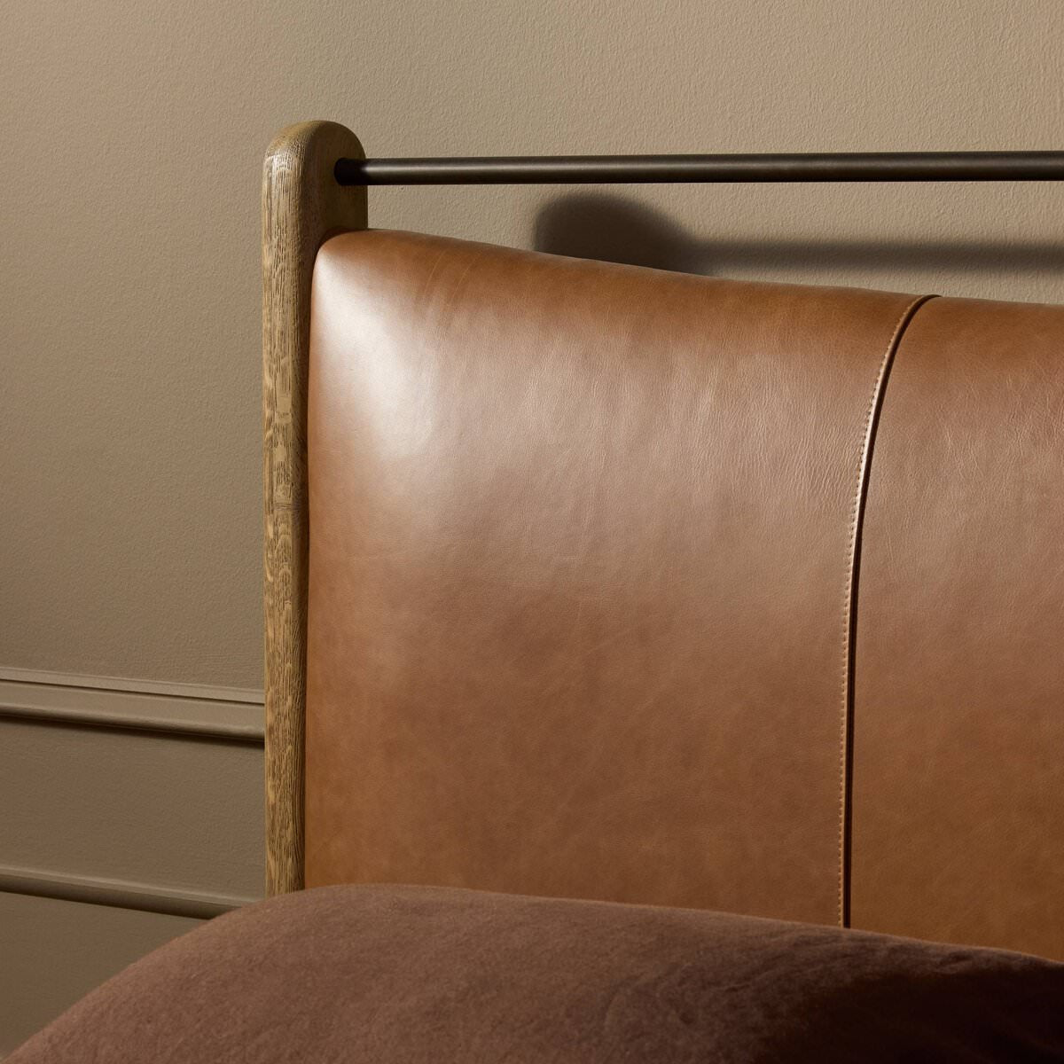 Lit Dina Four Hands en châtaignier Sonoma, format Queen