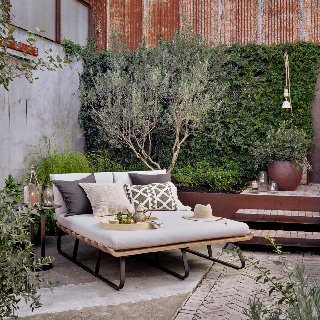 Table d'appoint Douglas Four Hands en finition rouille antique