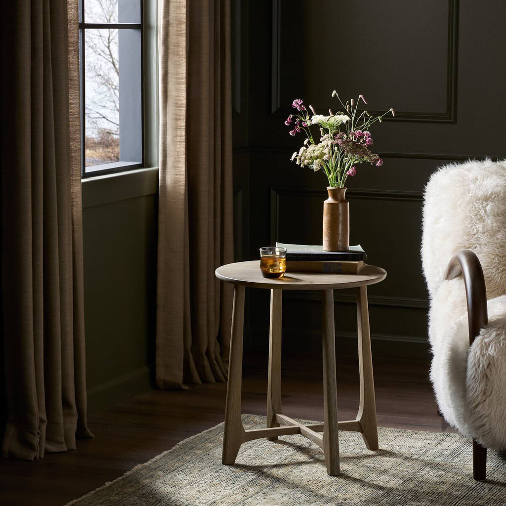 Table d'appoint Four Hands Dupree en chêne blanchi