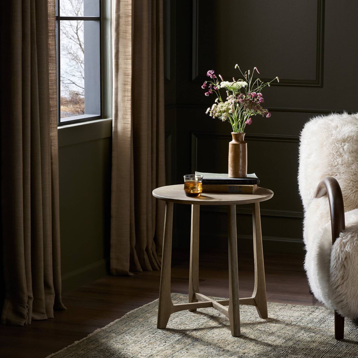 Table d'appoint Four Hands Dupree en chêne blanchi