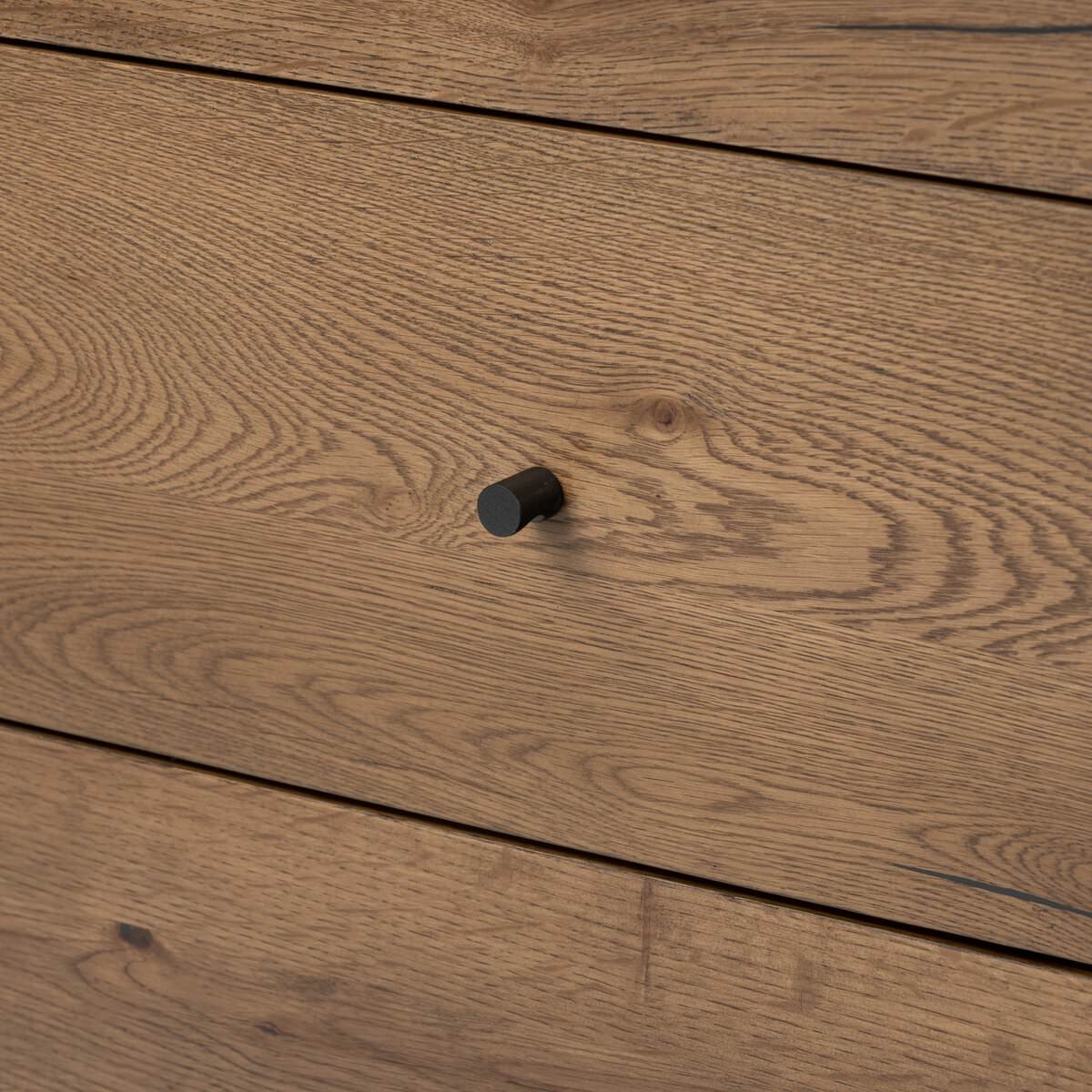 Commode Four Hands Eaton à 5 tiroirs en résine chêne ambré