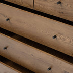 Commode Four Hands Eaton à 5 tiroirs en résine chêne ambré