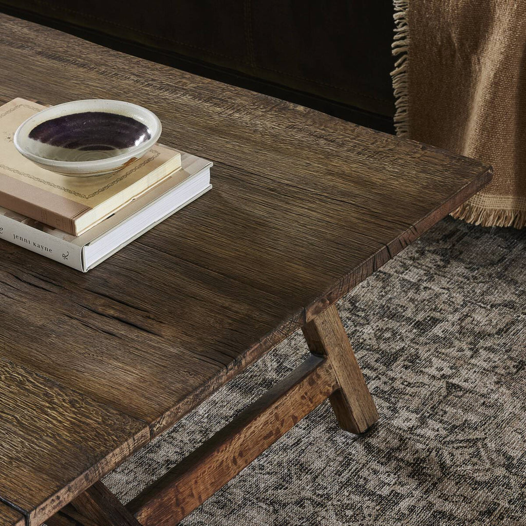 Table basse Four Hands Elio petit modèle en chêne blanchi brûlé