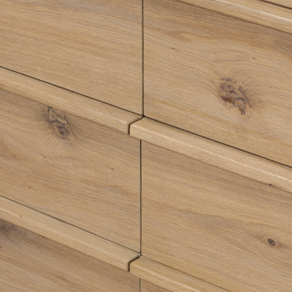 Commode Four Hands Emmer à 6 tiroirs en placage de chêne fumé vieilli