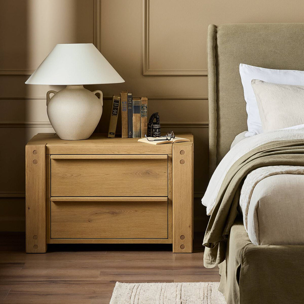 Table de chevet Four Hands Emmer en chêne fumé vieilli