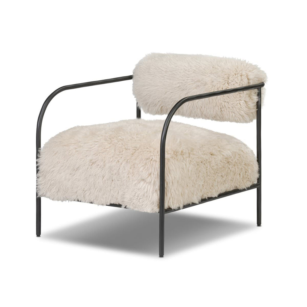 Fauteuil Fenn Four Hands en fourrure mongole champagne
