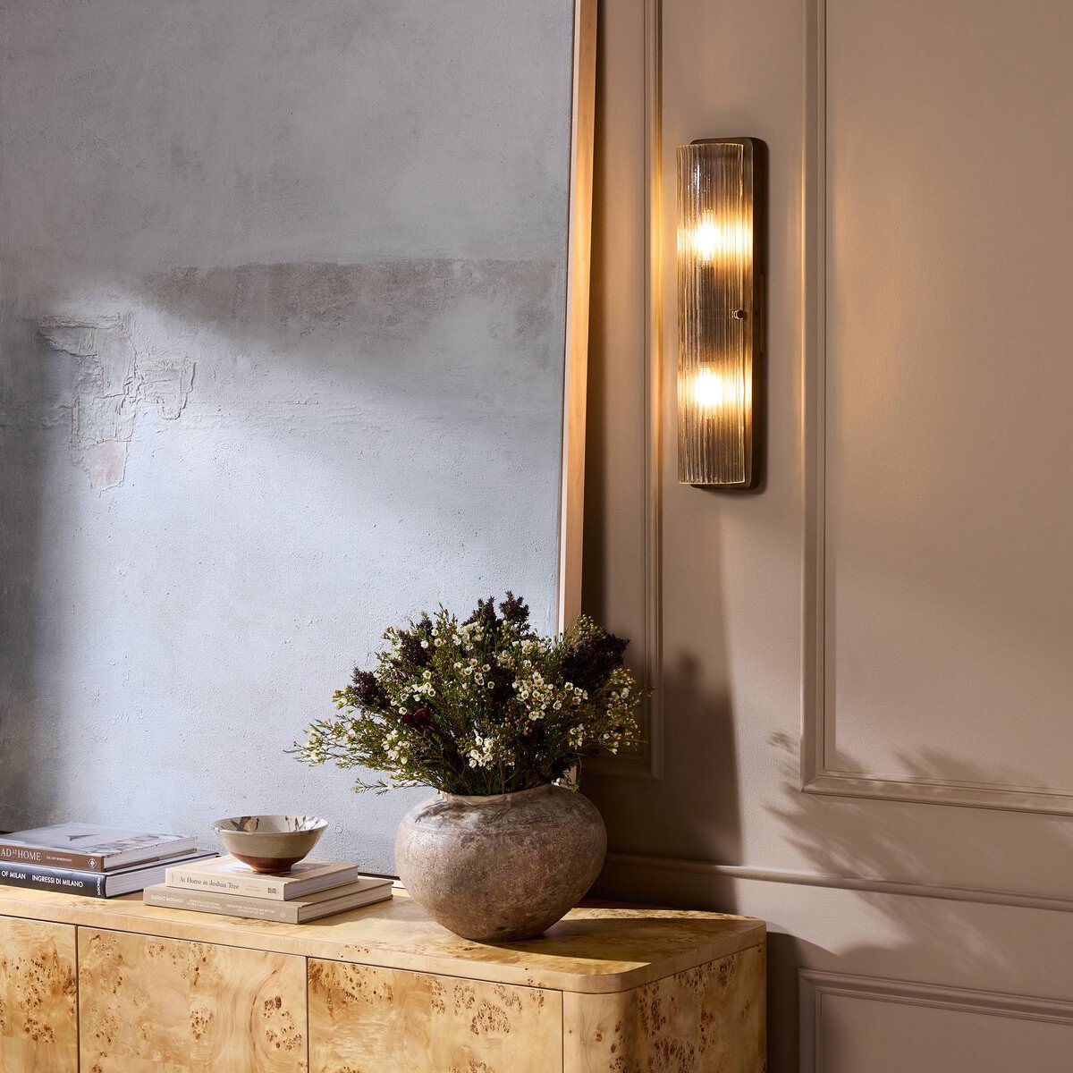 Applique murale Kenji Four Hands en verre cannelé transparent