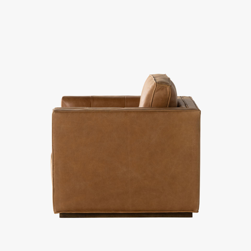 Fauteuil pivotant Kiera Four Hands couleur cognac Palermo