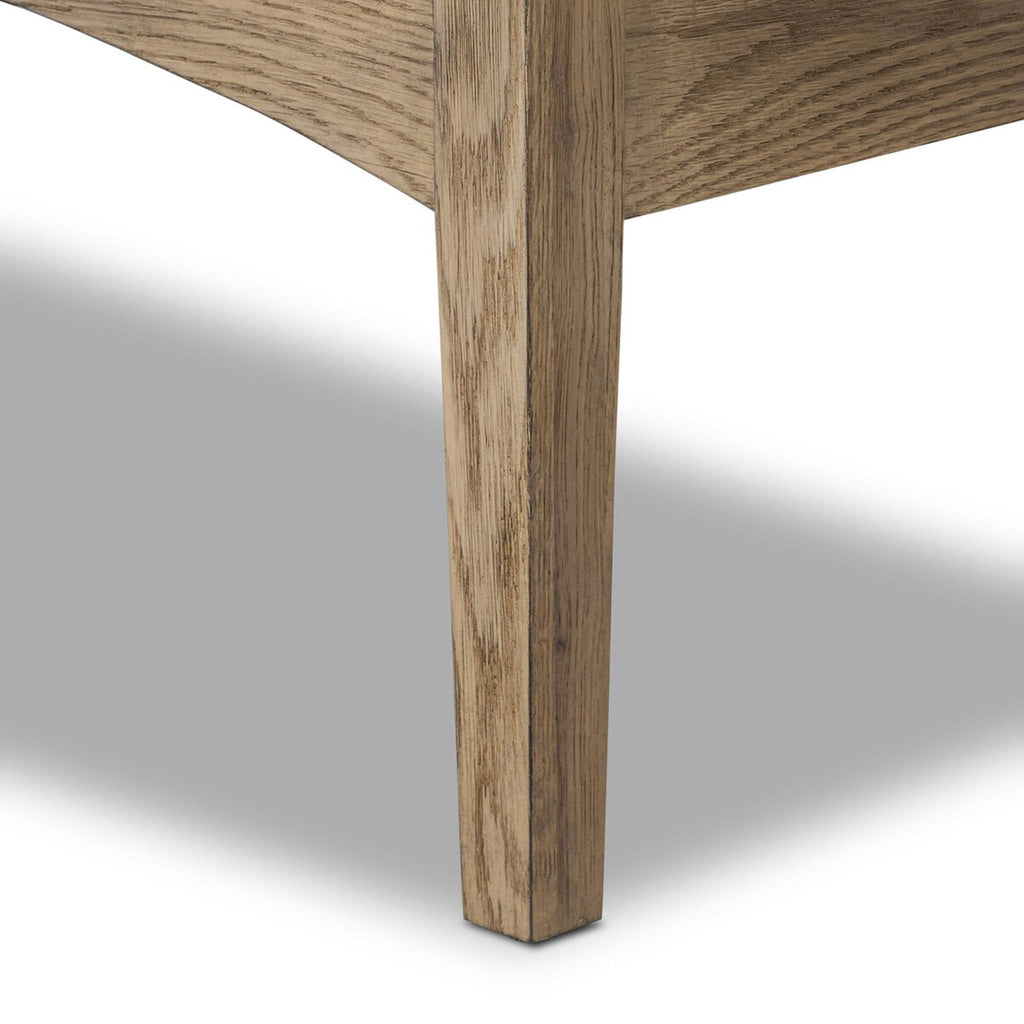 Table de chevet Maggie de Four Hands en chêne fumé vieilli et scié