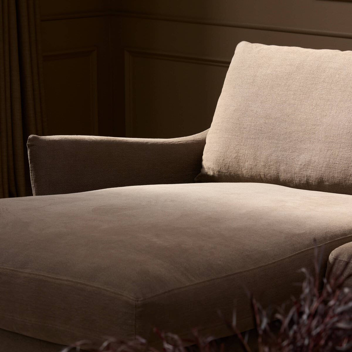 Canapé d'angle Four Hands Monette 2 pièces avec méridienne gauche, coloris Broadway Coffee