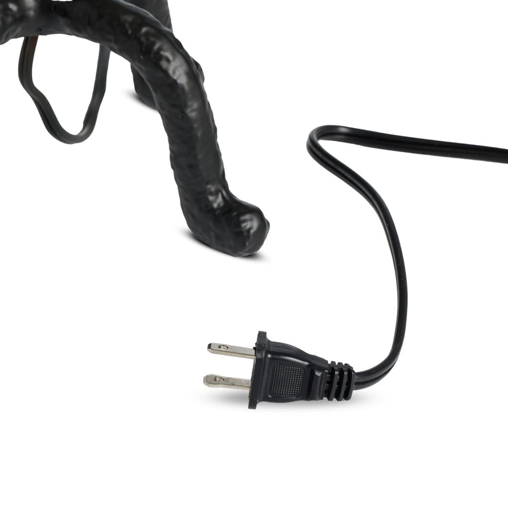 Lampe de table Four Hands Neville en aluminium moulé noir mat